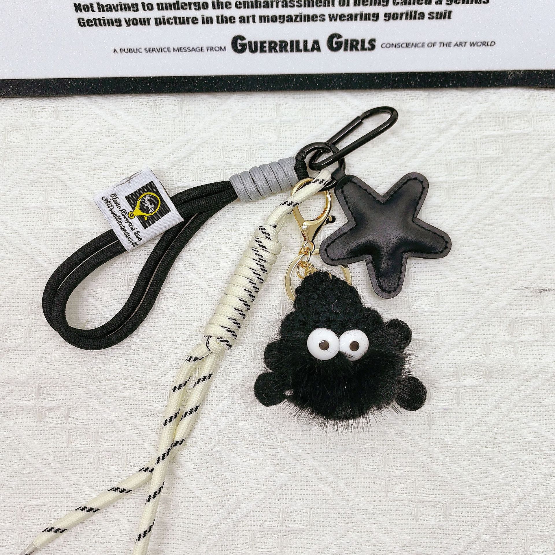 卡通煤球挂饰挂件小众ins书包配饰车钥匙搭配手机挂链女生可爱鬼